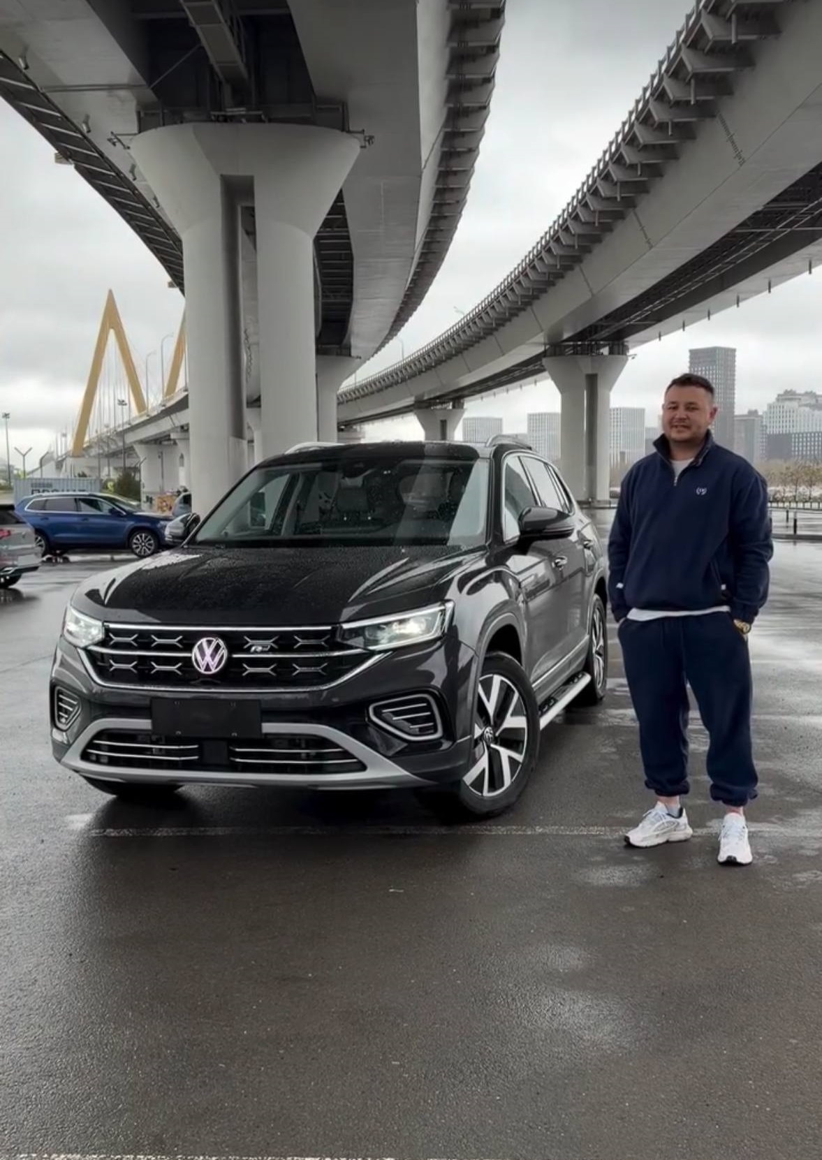 VW TAYRON
